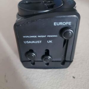 International Travel Voltage Adapter and Converter Step Down Voltage 220V to 110